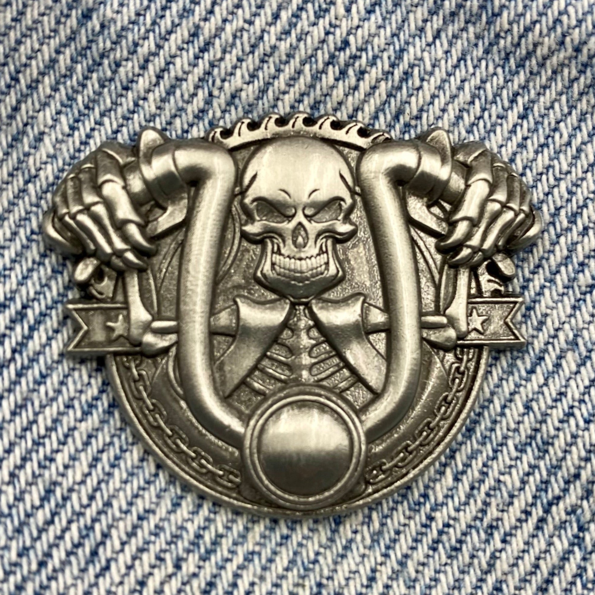 Biker Totenkopf Emaille Pin