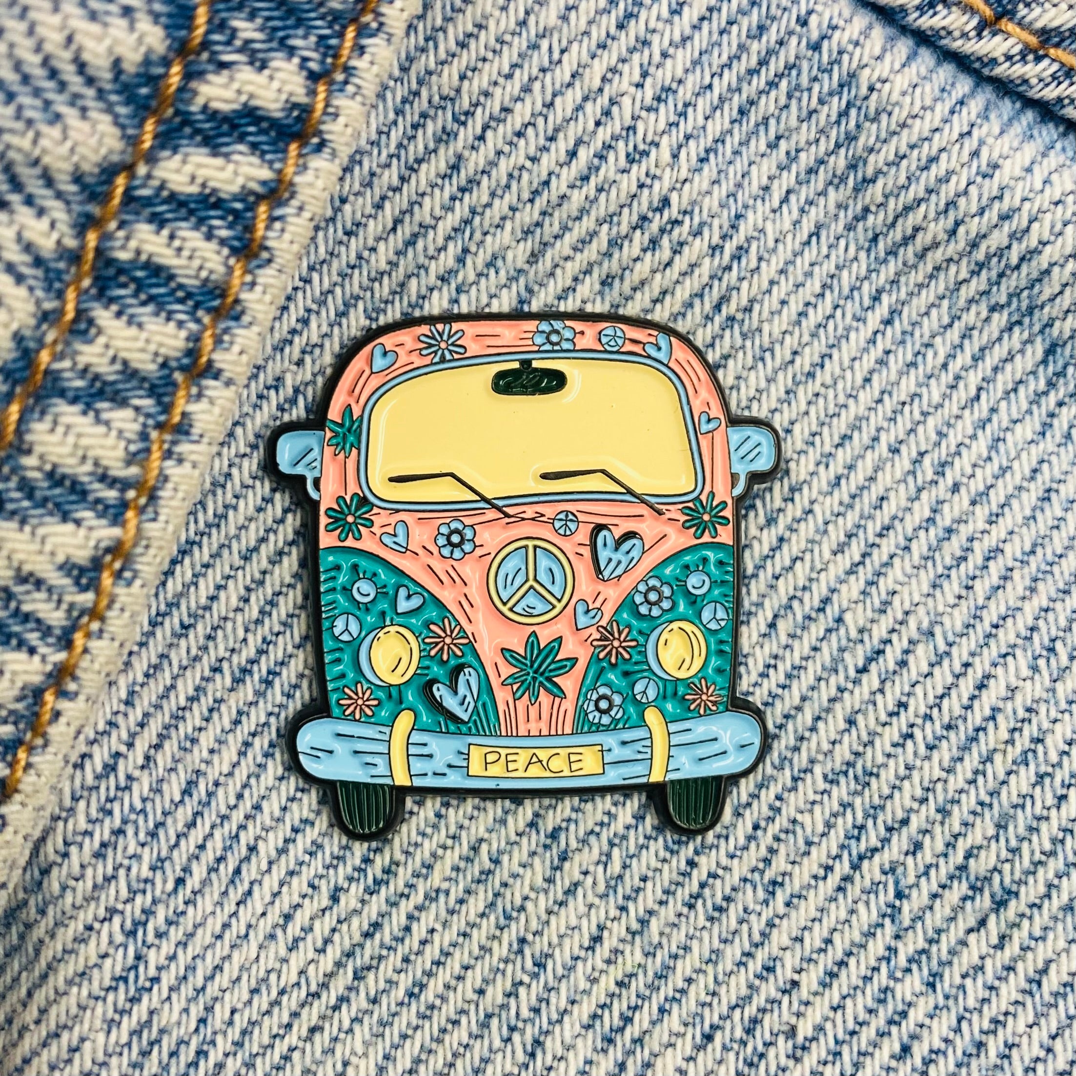 VW Bulli Enamel Pin