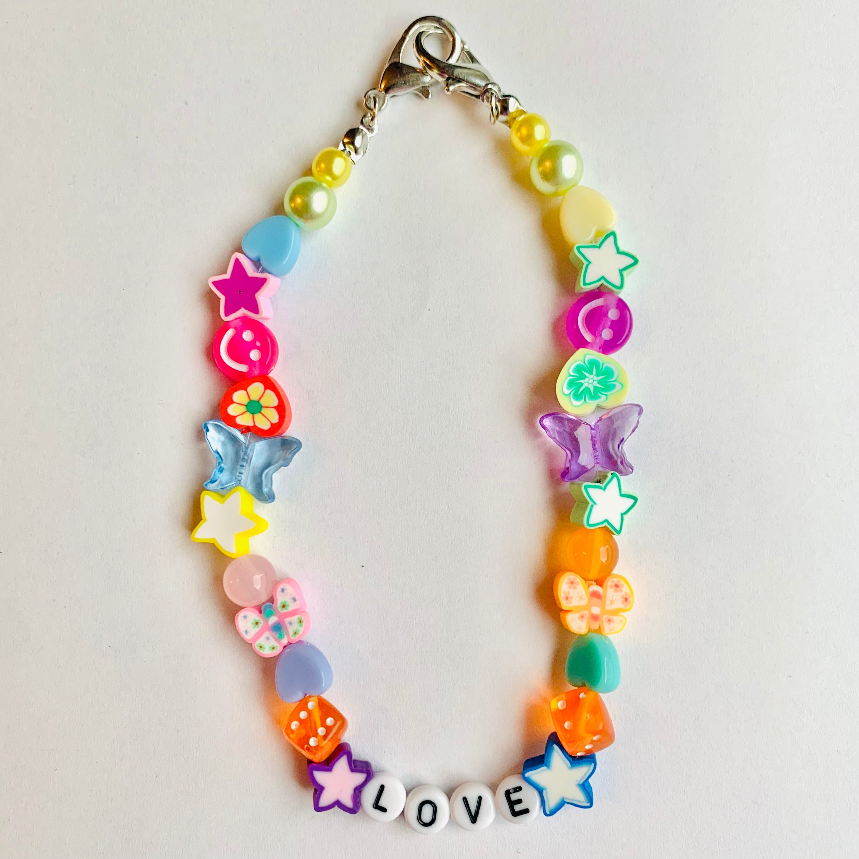 Colourful Shoe Chain „LOVE“