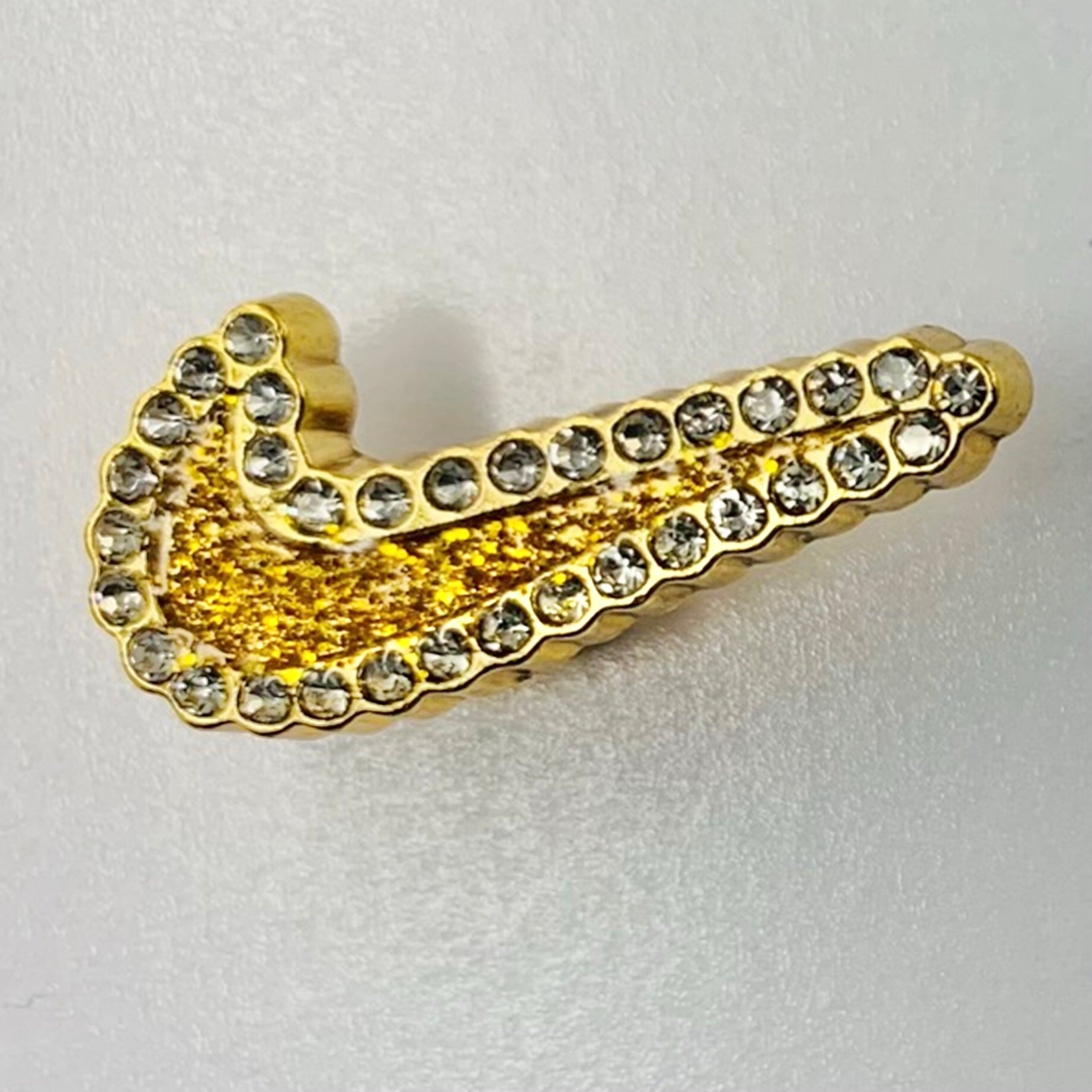 Gold glitzernde Nike Swoosh Lace Locks