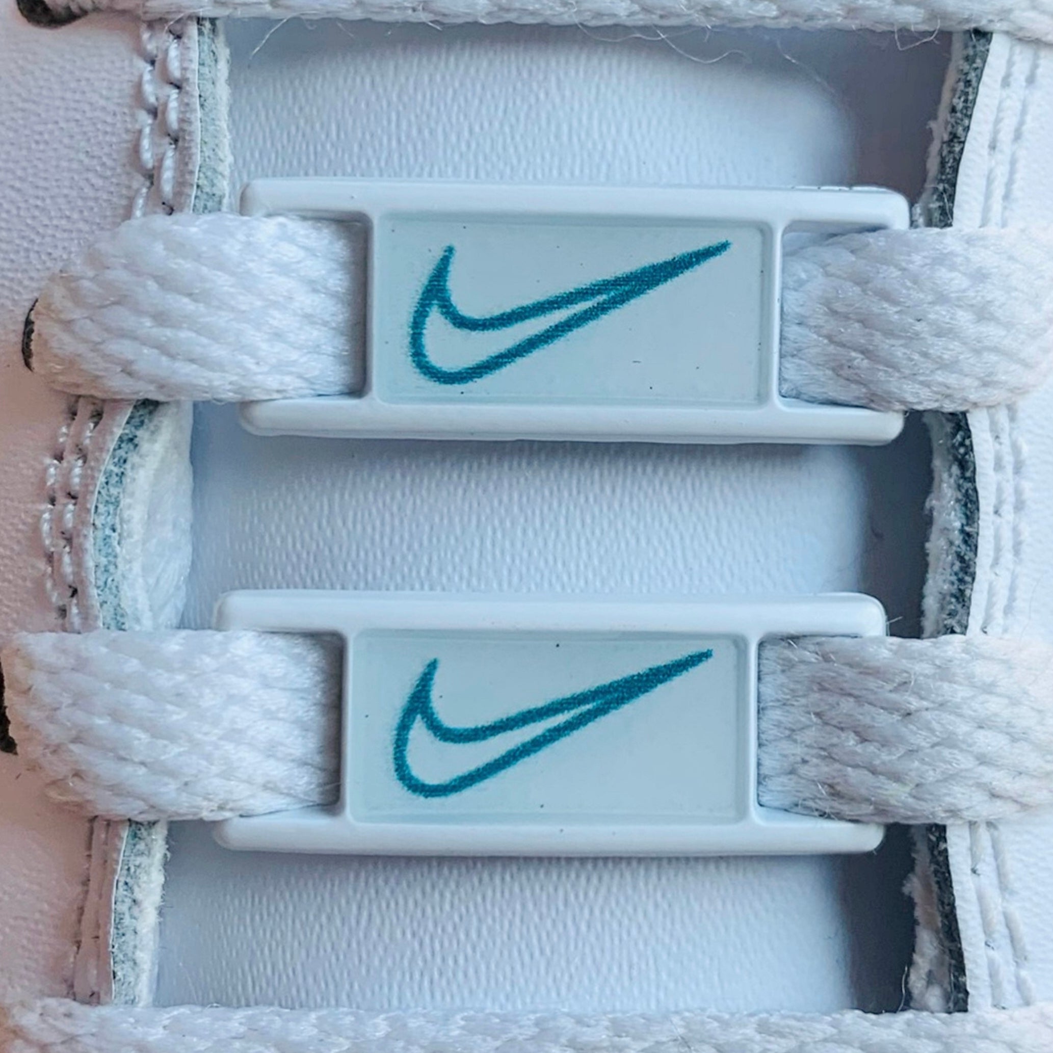 Weiß / Grüne Nike Lace Locks