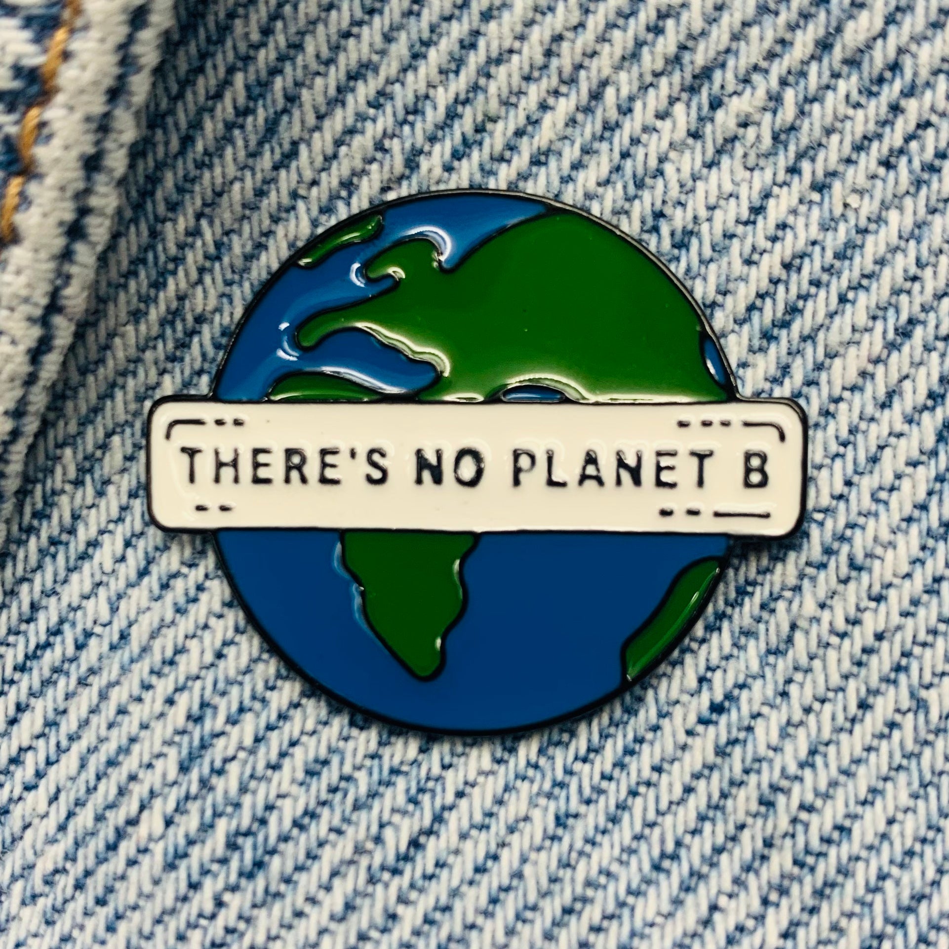 Erde "No Planet B" Emaille Pin