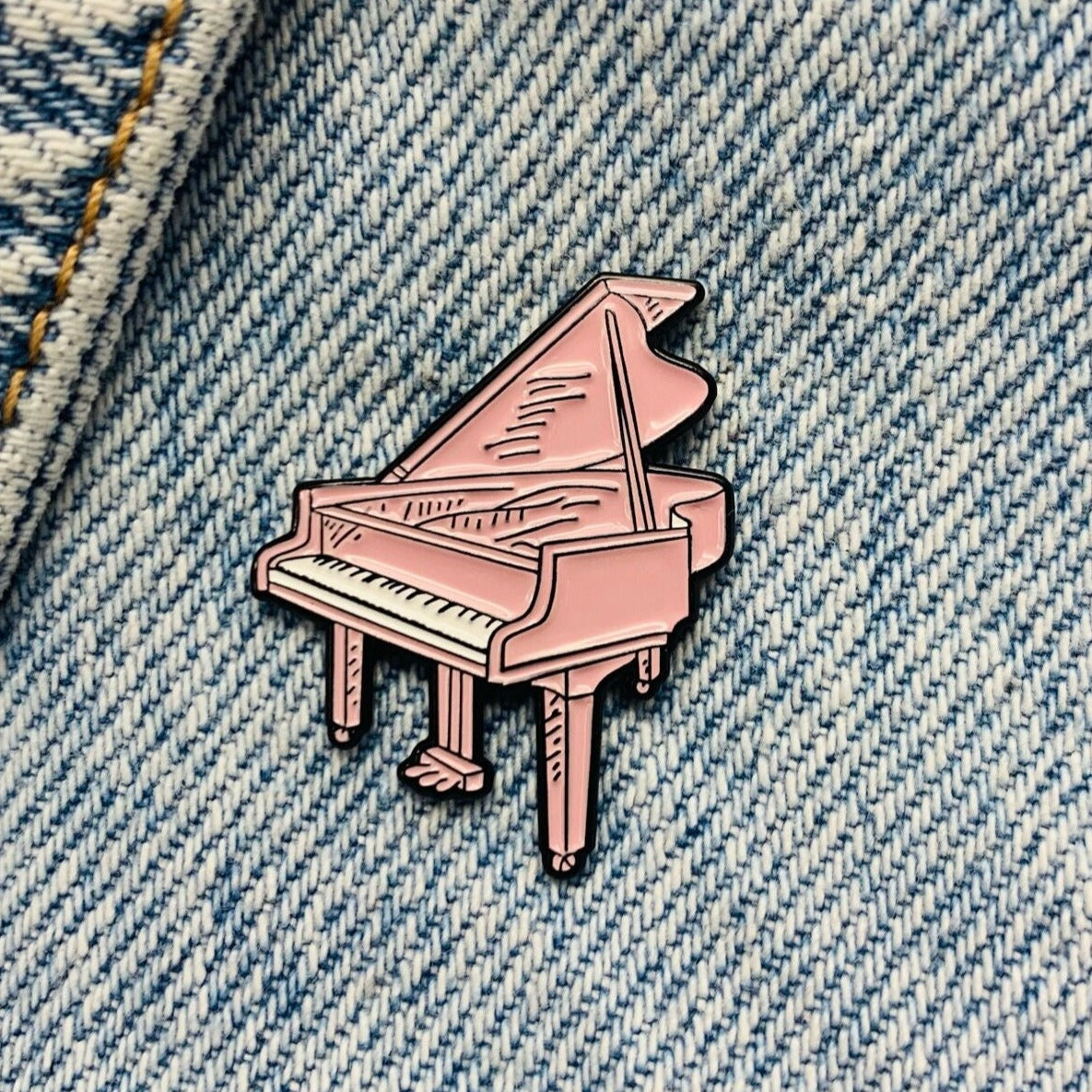 Rosa Klavier Emaille Pin