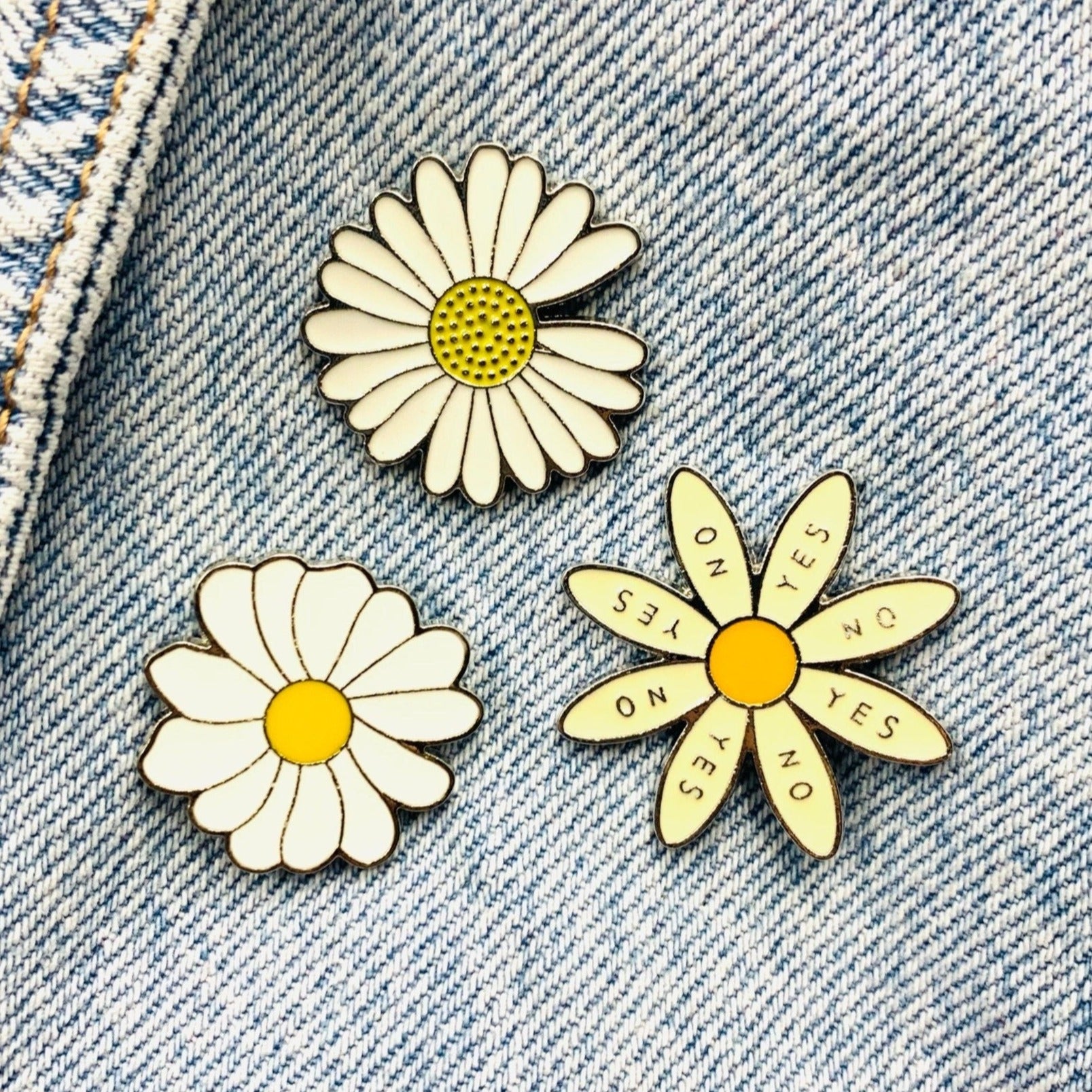 Daisy flowers Enamel Pin