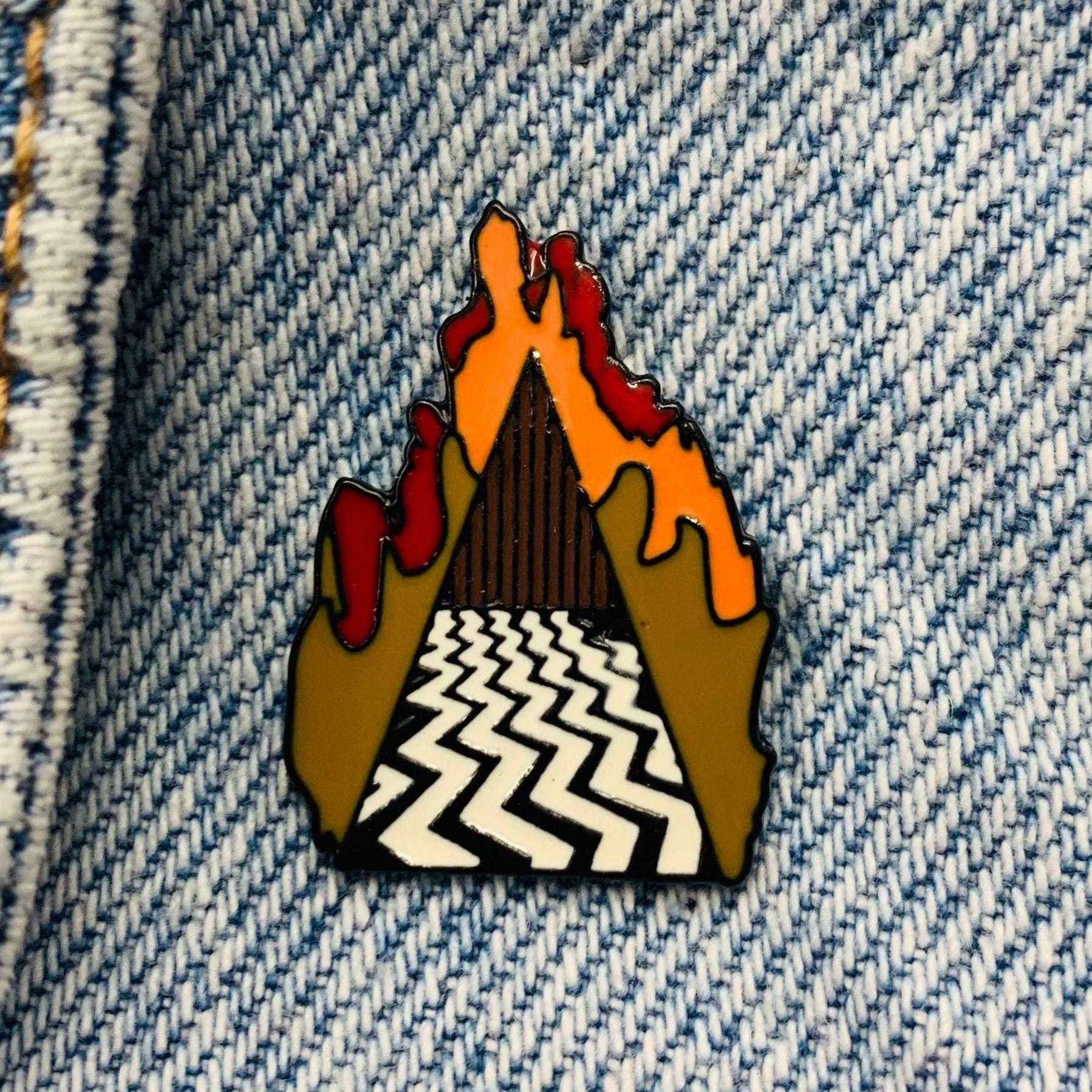 Twin Peaks Enamel Pin