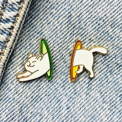 Magic cat Enamel Pin