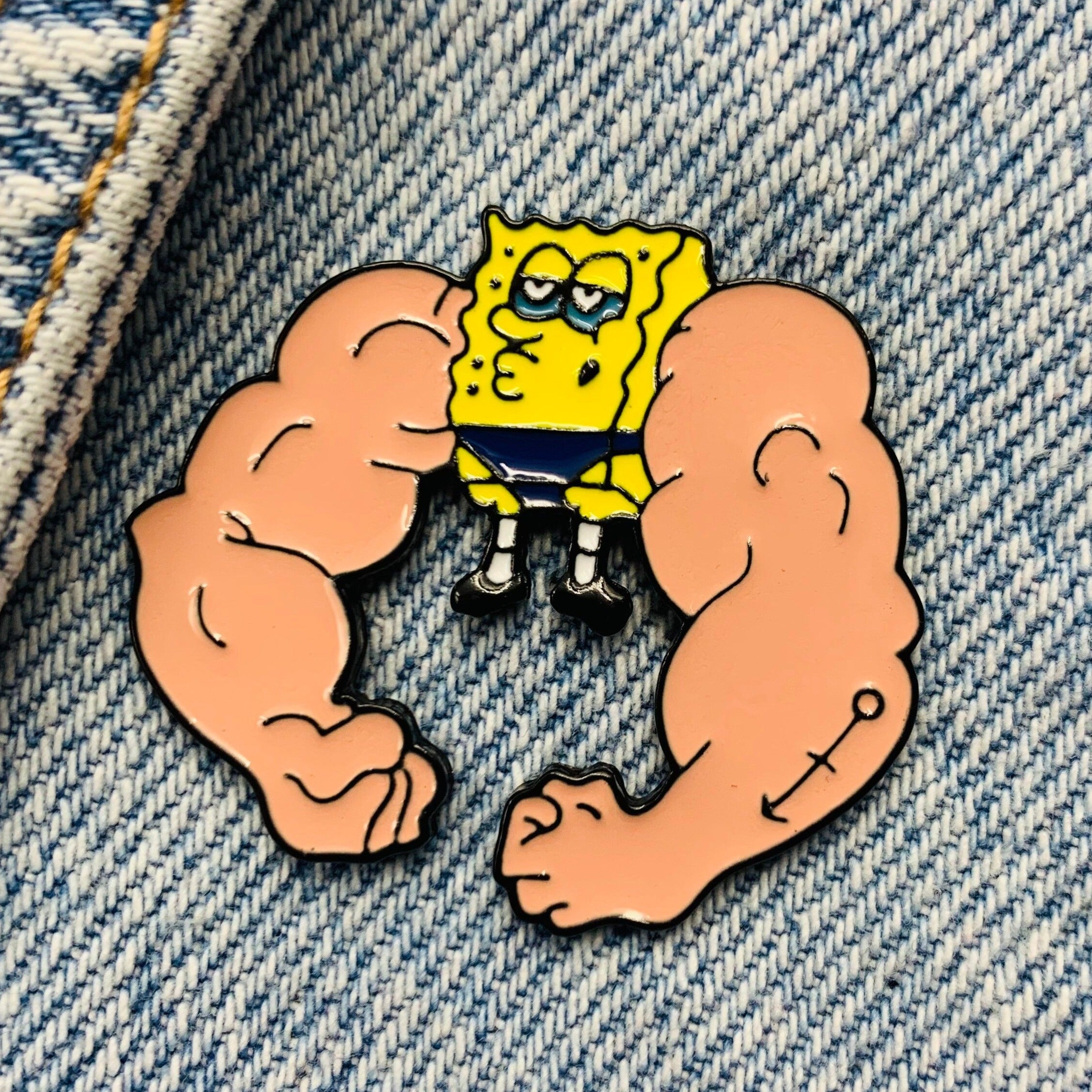 Muskulöser SpongeBob Emaille Pin