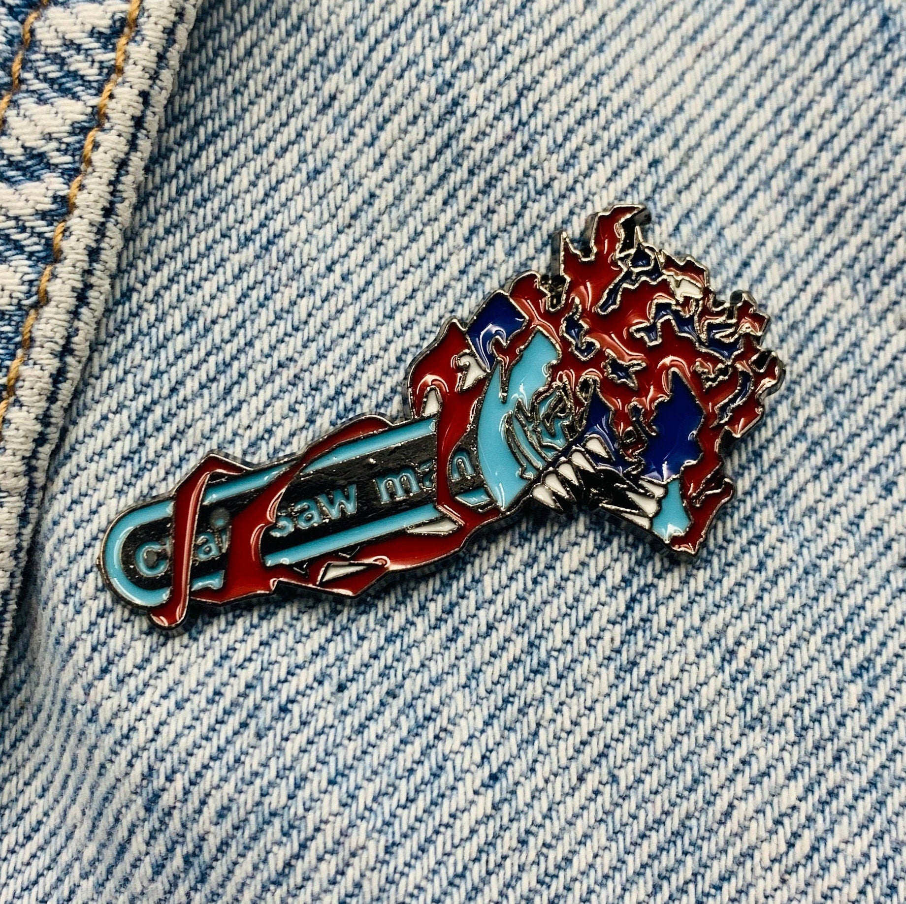 Chainsaw Man Emaille Pin