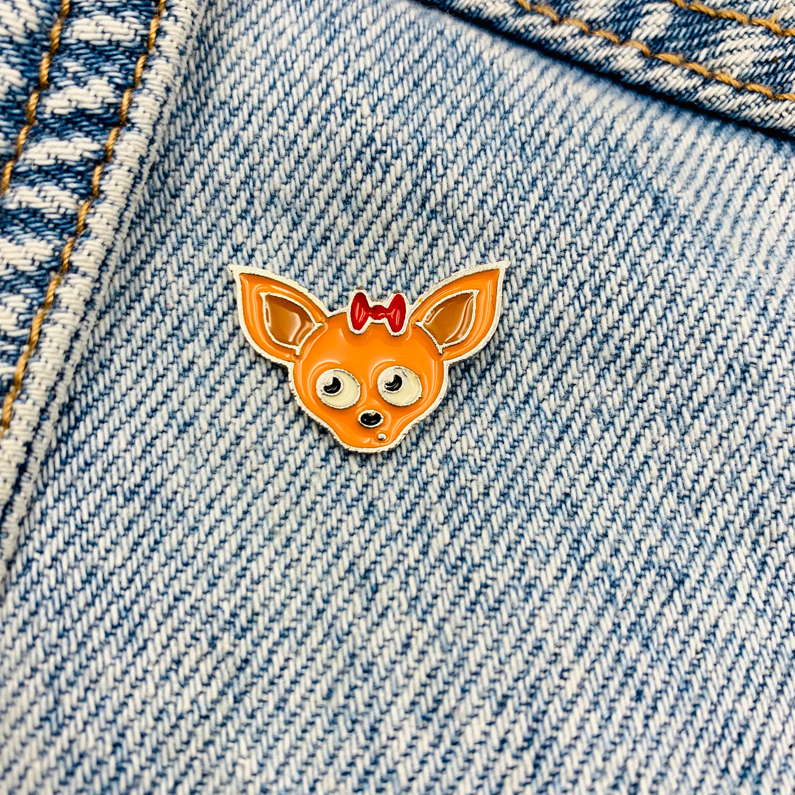 Chihuahua Emaille Pin