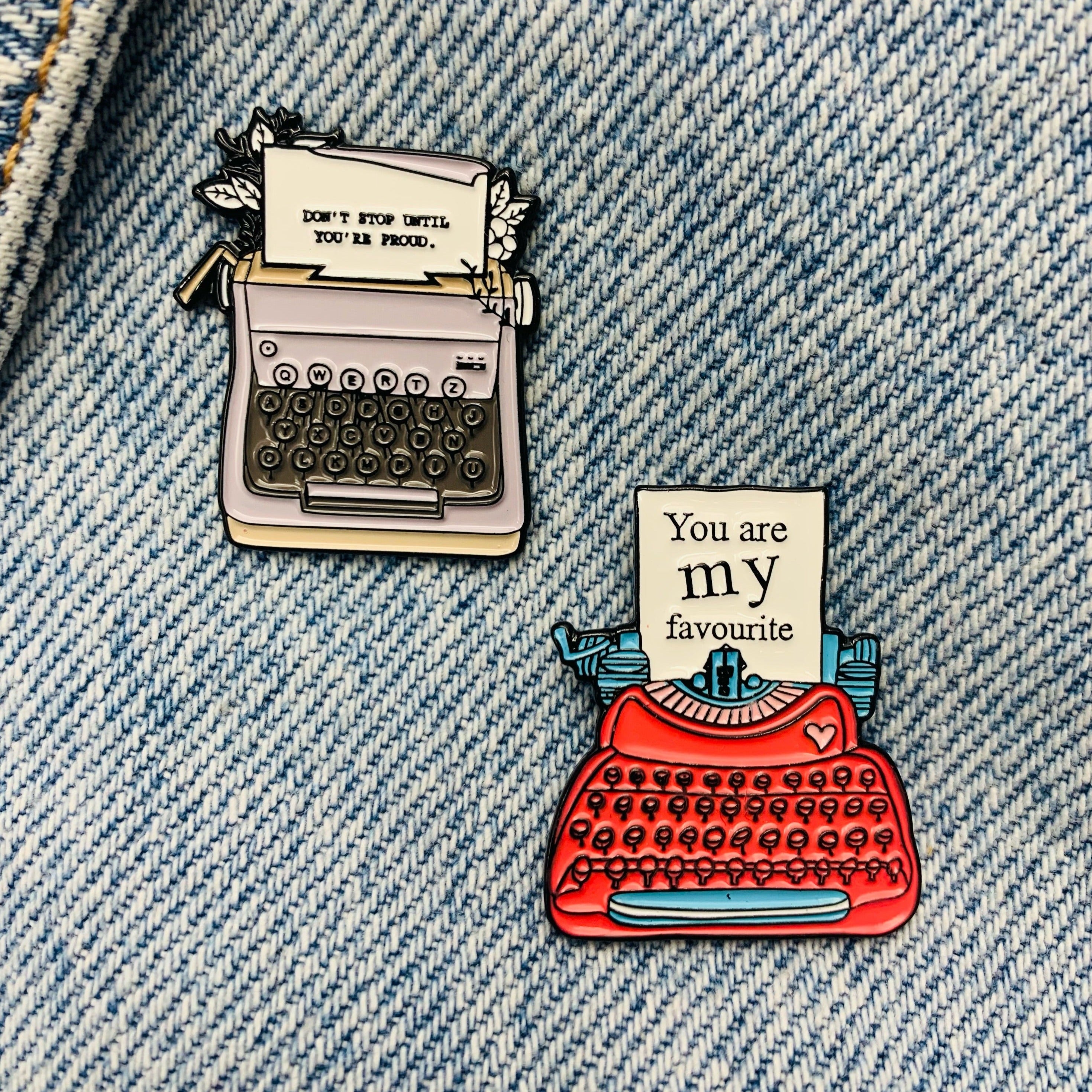 Typewriter retro Enamel Pin