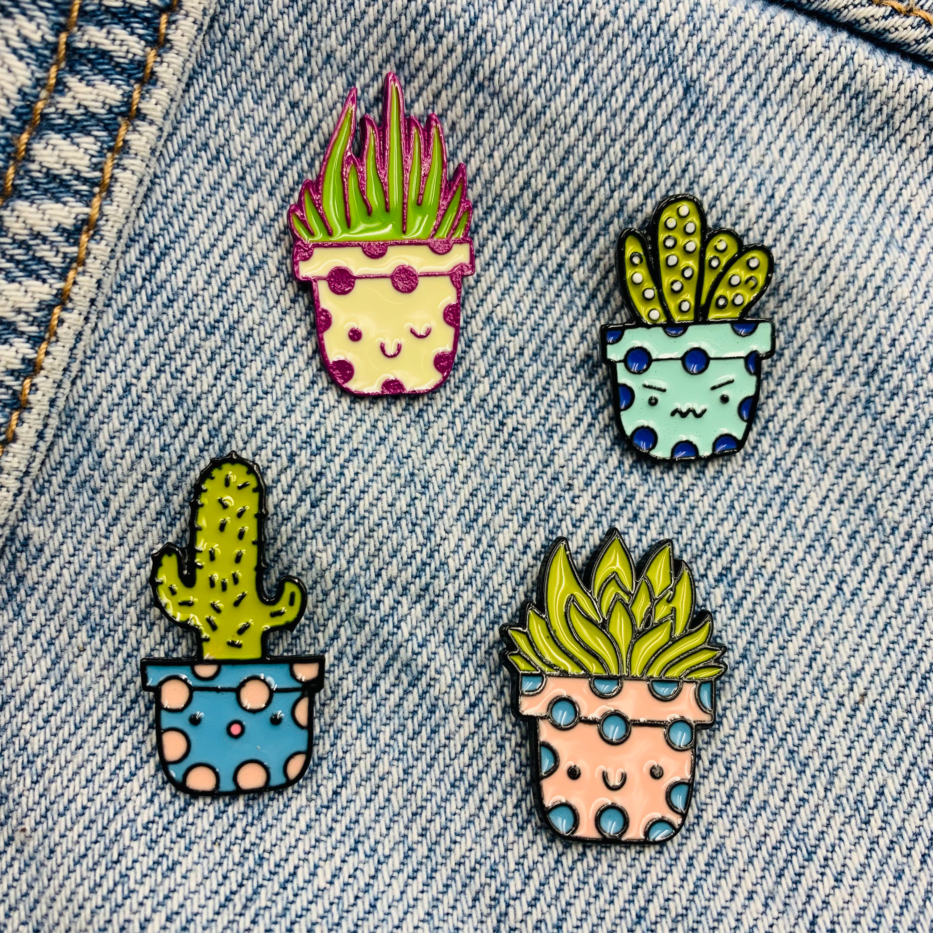 Smiling Cactus Emaille Pins