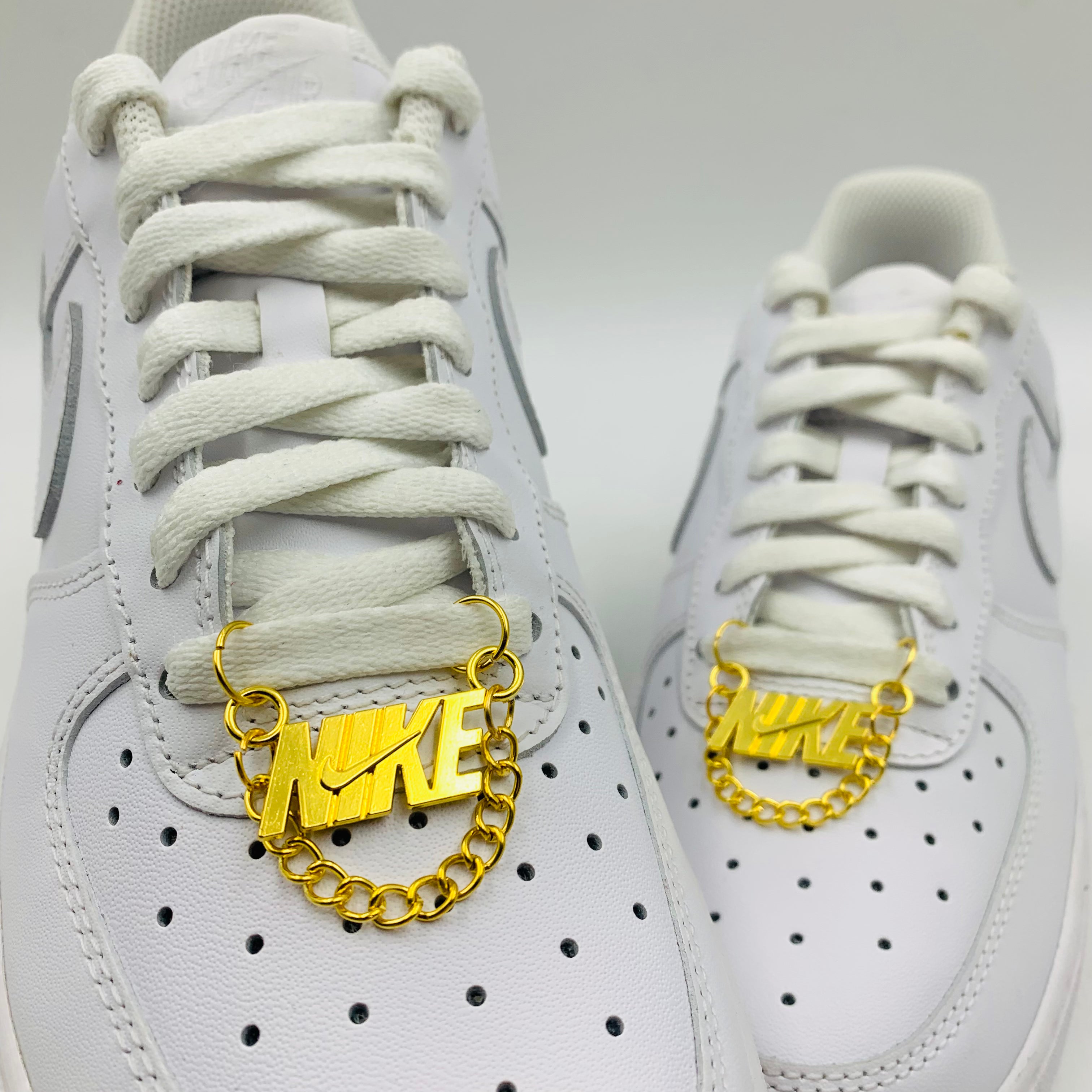 Goldene Nike Lace Locks