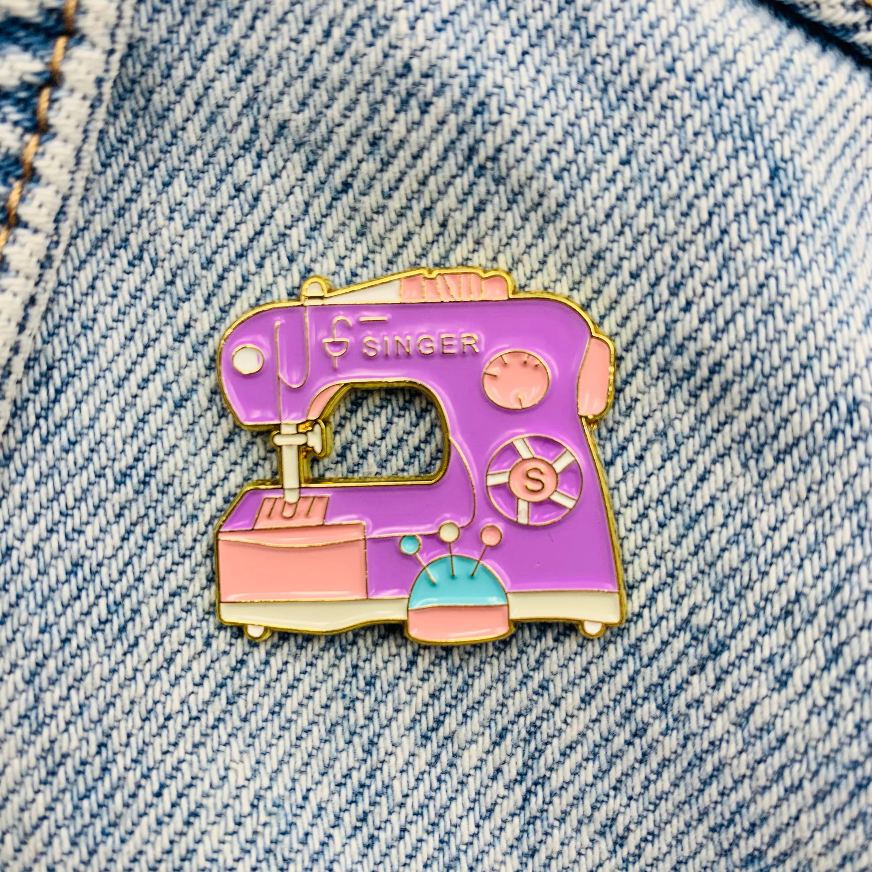 Sewing machine Enamel Pin